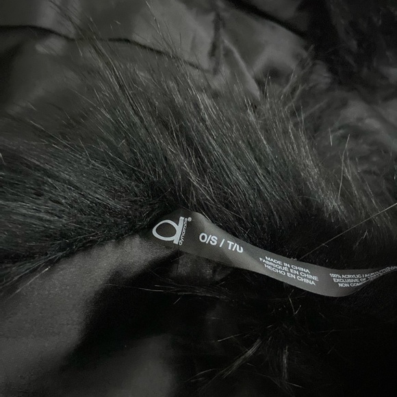 Dynamite Faux Fur Scarf - Picture 3 of 3